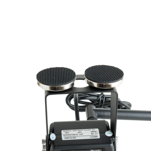 Trådløst kamera vist med magnetfeste